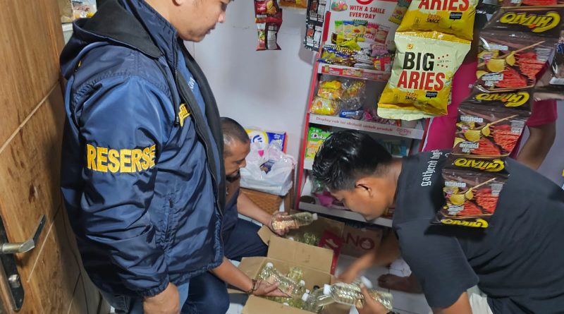 Polresta Cirebon kembali berantas obat keras terlarang dan minuman keras,tiga pelaku dibekuk sebanyak 655 botol minuman keras disita