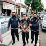 Kades Paniis Ditahan Unit Tipikor Polres Kuningan, Dugaan Penyimpangan Dana Kompensasi PDAM Kota Cirebon Rp400 Juta Jadi Sorotan.
