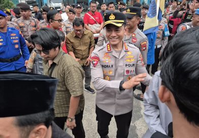 Polresta Tanjungpinang Kawal Aksi Unjuk Rasa di Kantor PLN, Kedepankan Pendekatan Humanis