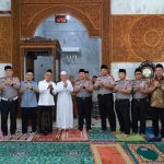 Perkuat Kedekatan dengan Warga, Kapolda Sulsel Sampaikan Pesan Kamtibmas Lewat Safari Jumat
