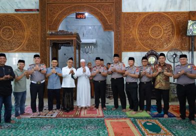 Perkuat Kedekatan dengan Warga, Kapolda Sulsel Sampaikan Pesan Kamtibmas Lewat Safari Jumat