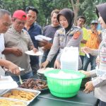 Wujud Kepedulian Sosial, Sat Lantas Polres Kuningan Gelar “Jumat Berkah” Berbagi Makanan Gratis untuk Masyarakat