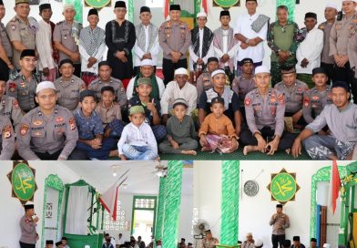 Kapolres Buru Gelar Jumat Keliling di Masjid An-Nur Jikumerasa, Ajak Masyarakat Jaga Kamtibmas dan Manfaatkan Layanan 110