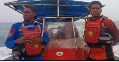 Alami mati mesin, Perahu katinting berpenumpang 10 orang berhasil diselamatkan Tim SAR Gabungan