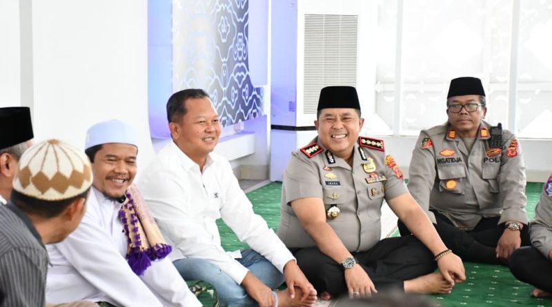 Lewat Sholat Jumat Keliling, Kapolresta Cirebon Rajut Kedekatan dengan Ulama dan Masyarakat