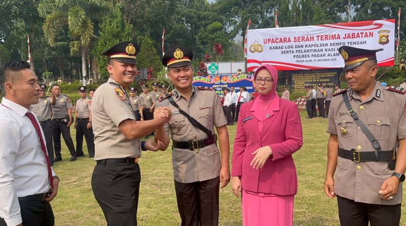 Kapolres Pagar Alam AKBP Adam Purbantoro, S.H., S.I.K., ., M. Si. Pimpin langsung Sertijab Tiga Pejabat Polres