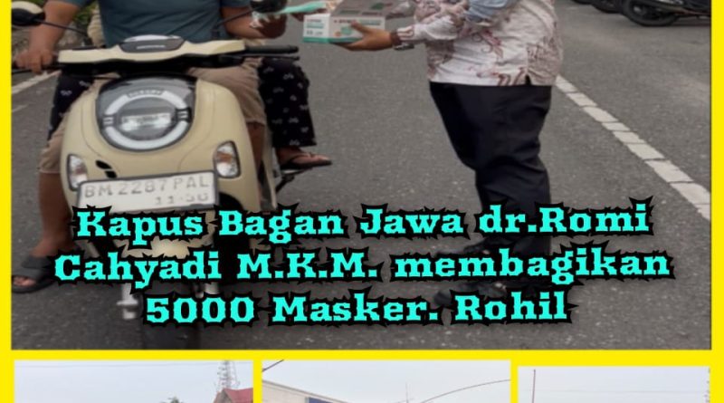 Cegah Dampak Kabut Asap, Kapus Bagan Jawa dr. Romi Cahyadi Bagikan 5.000 Masker kepada Warga Rohil