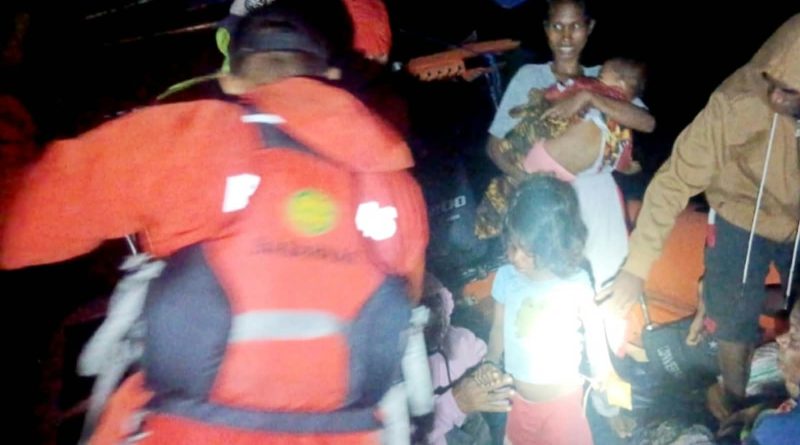 Alami mati mesin di perairan Pulau Babi, Kapal Kayu berpenumpang 15 orang berhasil diselamatkan