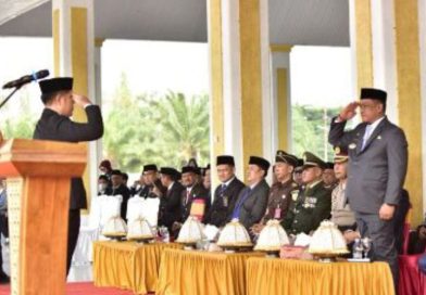 Bupati Luwu, H. Patahudding, S.Ag., bertindak sebagai pembina upacara peringatan Hari Sumpah Pemuda ke-98 yang berlangsung di Lapangan Andi Djemma.