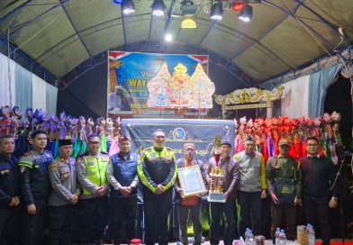 Meriahkan Lomba Satkamling 2026, Polres Kuningan Gelar Wayang Golek “PAK 3” di Darma