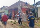 Kapolres Kuningan Turun Langsung Bantu Korban Puting Beliung di Mekarsari