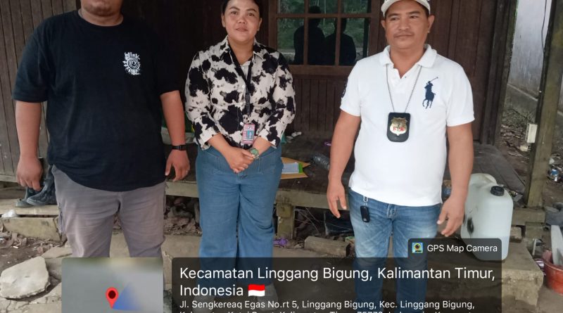PROYEK DRAINASE Rp947 JUTA DI KUTAI BARAT DISOROT: PAPAN PROYEK TAK TERPASANG, MATERIAL MENUMPUK DI TENGAH JALAN, PEMENANG TENDER PENAWARAN TERTINGGI!