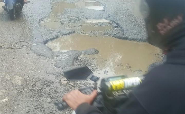Jalan Kabupaten di Tiga Kecamatan Bogor Barat Rusak Parah dan Mengancam Jiwa, Kinerja PUPR Kabupaten Bogor Jadi Sorotan*