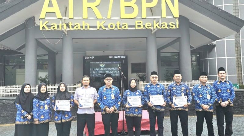 Enam Pegawai BPN Kota Bekasi Terima Penghargaan, Dorong Pelayanan Pertanahan Lebih Baik